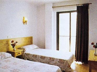 фото отеля Apartaments Es Canto Bossa