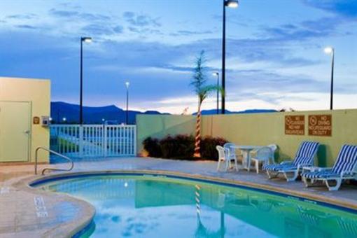 фото отеля Holiday Inn Express Saltillo Zona Aeropuerto