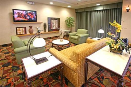 фото отеля Holiday Inn Express Saltillo Zona Aeropuerto