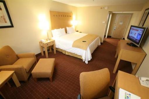 фото отеля Holiday Inn Express Saltillo Zona Aeropuerto