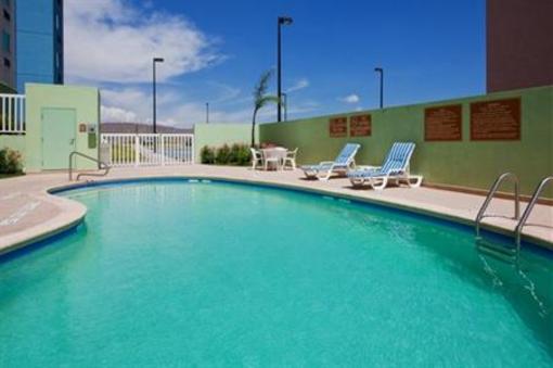 фото отеля Holiday Inn Express Saltillo Zona Aeropuerto