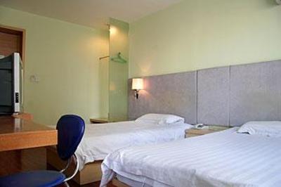 фото отеля Qingdao Renjia Business Hotel