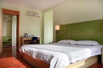 фото отеля Qingdao Renjia Business Hotel