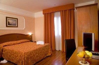 фото отеля Gold Hotel Marcianise