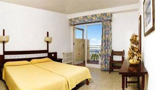 фото отеля Piscis Park Hotel Ibiza
