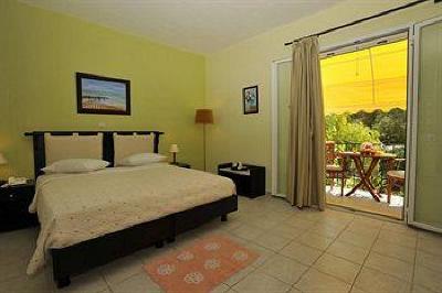 фото отеля Paxos Club Apartments
