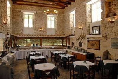 фото отеля Paxos Club Apartments