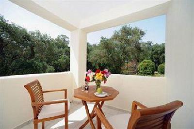 фото отеля Paxos Club Apartments