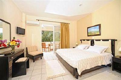 фото отеля Paxos Club Apartments