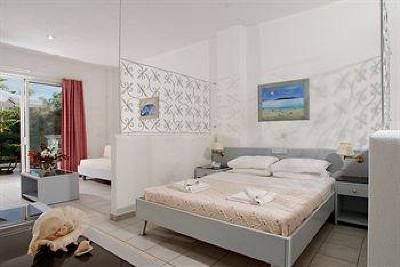 фото отеля Paxos Club Apartments