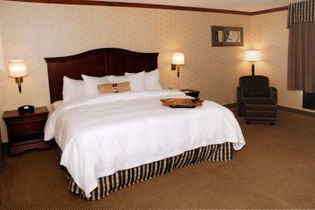 фото отеля Hampton Inn & Suites Manchester - Bedford