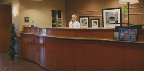 фото отеля Hampton Inn & Suites Manchester - Bedford