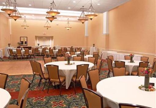 фото отеля SpringHill Suites Memphis Downtown