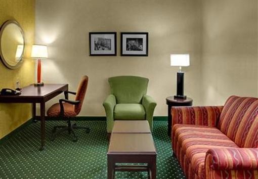 фото отеля SpringHill Suites Memphis Downtown