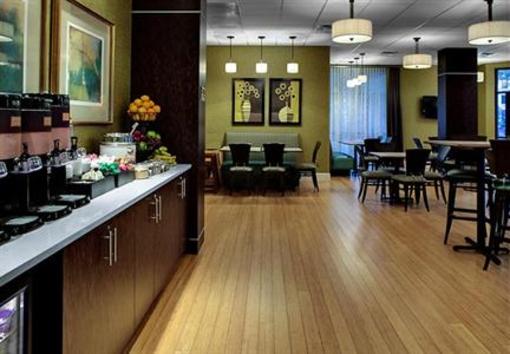 фото отеля SpringHill Suites Memphis Downtown