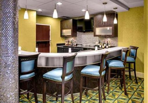 фото отеля SpringHill Suites Memphis Downtown