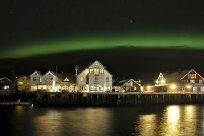 фото отеля Henningsvaer Bryggehotell