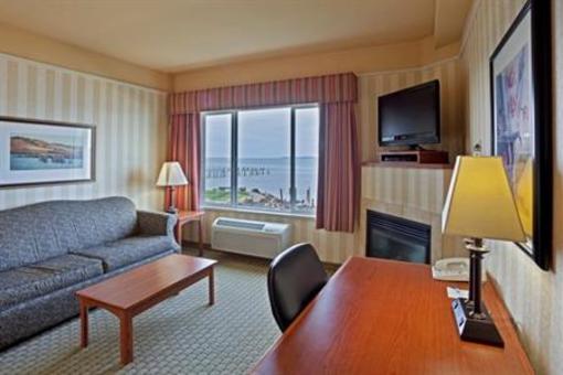 фото отеля Holiday Inn Express and Suites Astoria