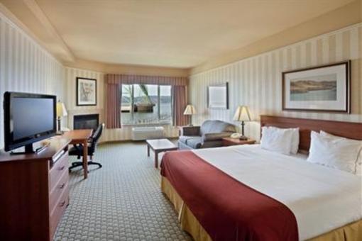 фото отеля Holiday Inn Express and Suites Astoria