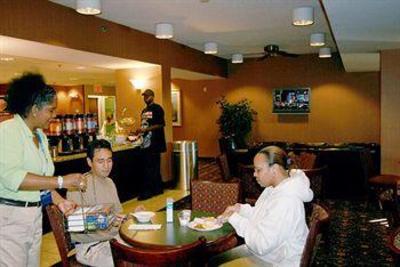 фото отеля Hampton Inn Memphis-I-240 at Thousand Oaks