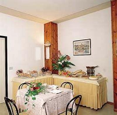 фото отеля Hotel La Darsena Passignano sul Trasimeno
