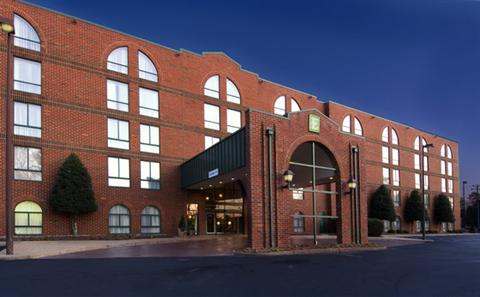 фото отеля Embassy Suites Williamsburg