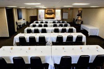 фото отеля Baymont Inn & Suites Murfreesboro