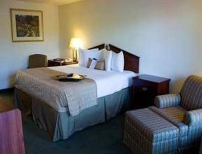 фото отеля Baymont Inn & Suites Murfreesboro
