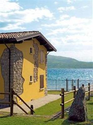 фото отеля Residence Onda Blu Hotel Manerba del Garda