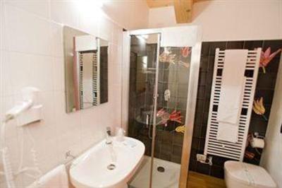 фото отеля Airone B&B Frasassi