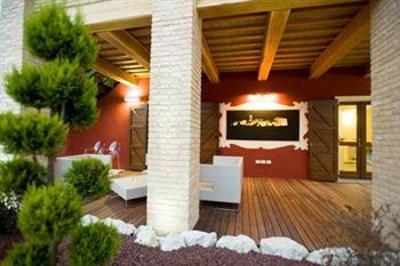 фото отеля Airone B&B Frasassi