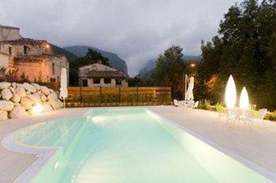 фото отеля Airone B&B Frasassi