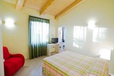 фото отеля Airone B&B Frasassi