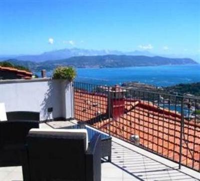 фото отеля Holiday House - Portovenere