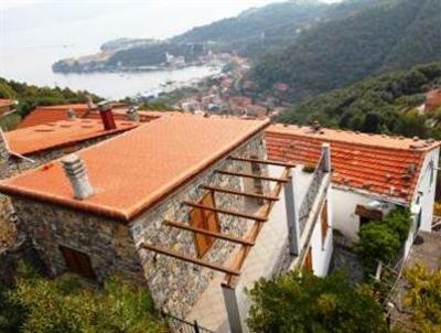 фото отеля Holiday House - Portovenere