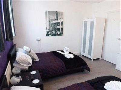 фото отеля The Pool Bed & Breakfast