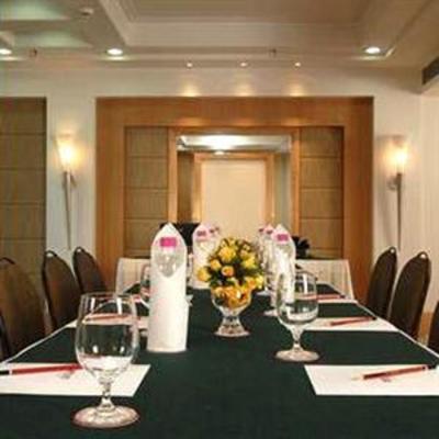 фото отеля Global Eves' Inn