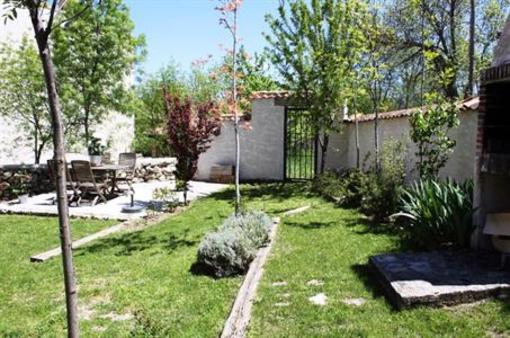 фото отеля Alojamiento Santiuste