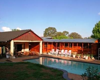 фото отеля Accoustix Backpackers Hostel