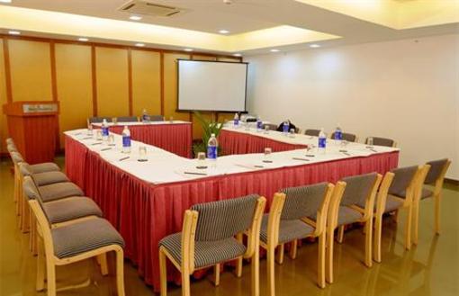 фото отеля Hotel Marina Residency