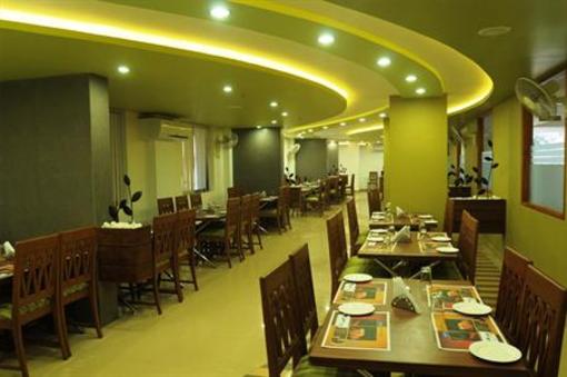 фото отеля Hotel Marina Residency