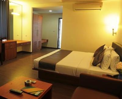 фото отеля Hotel Marina Residency