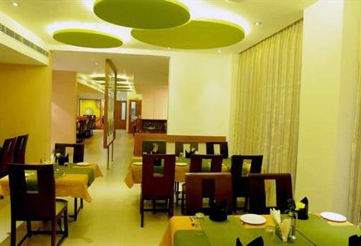 фото отеля Hotel Marina Residency