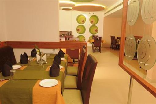 фото отеля Hotel Marina Residency