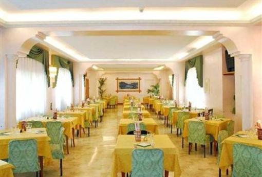 фото отеля Hotel degli Olmi
