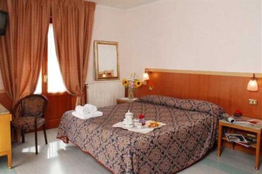 фото отеля Hotel degli Olmi