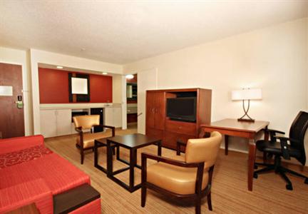 фото отеля Courtyard by Marriott Chicago Bloomingdale