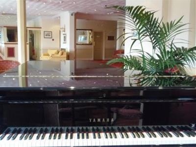 фото отеля Potters International Hotel