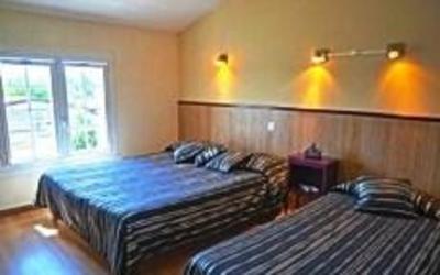фото отеля Hotel Ecusson Saint-Hilaire-de-Brethmas
