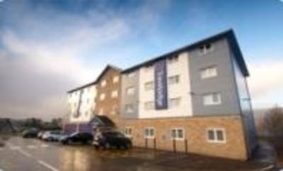 фото отеля Travelodge Huddersfield
